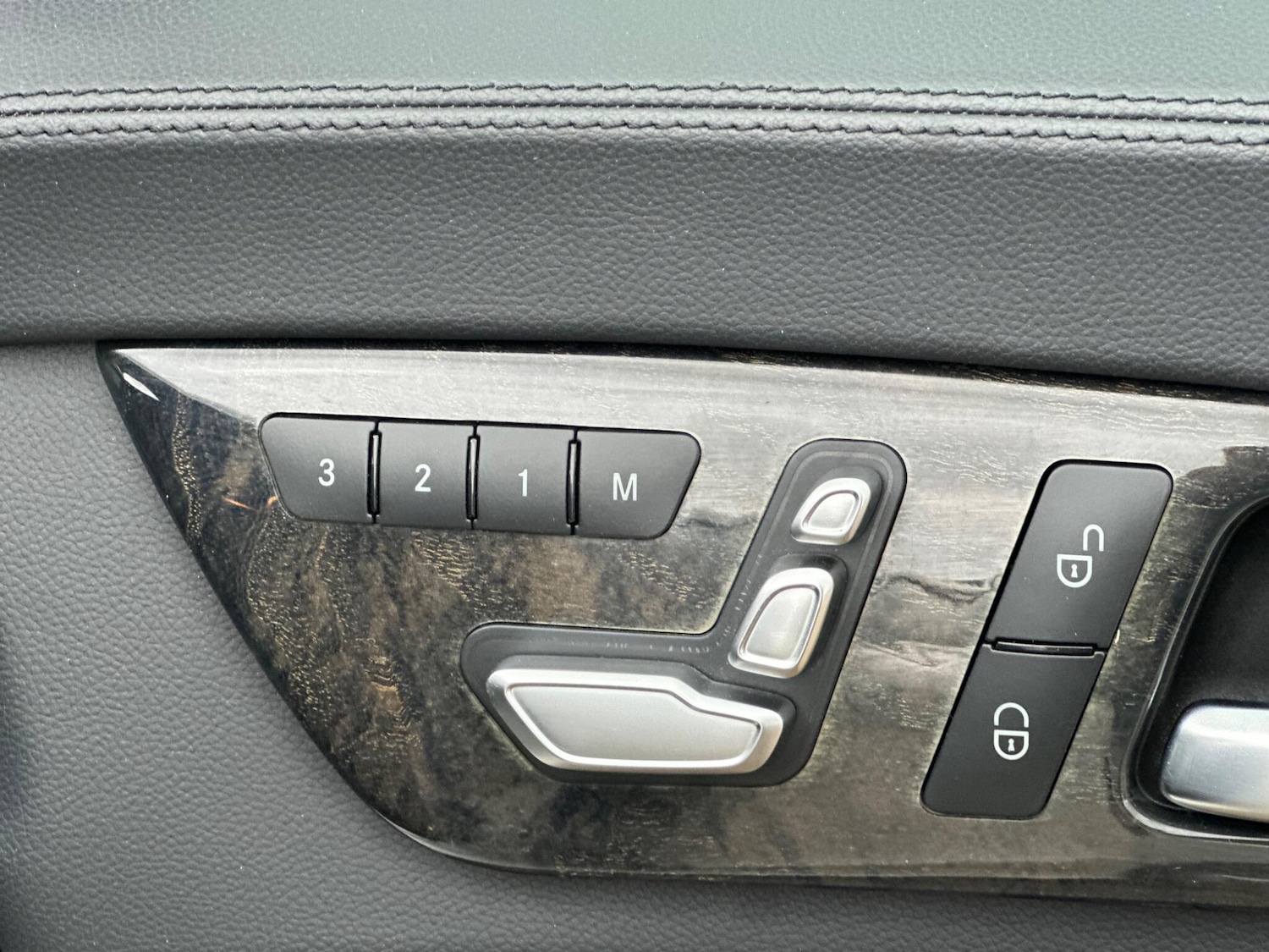 Used Mercedes-Benz CLS 2015 for sale - 76158829: Photo 39