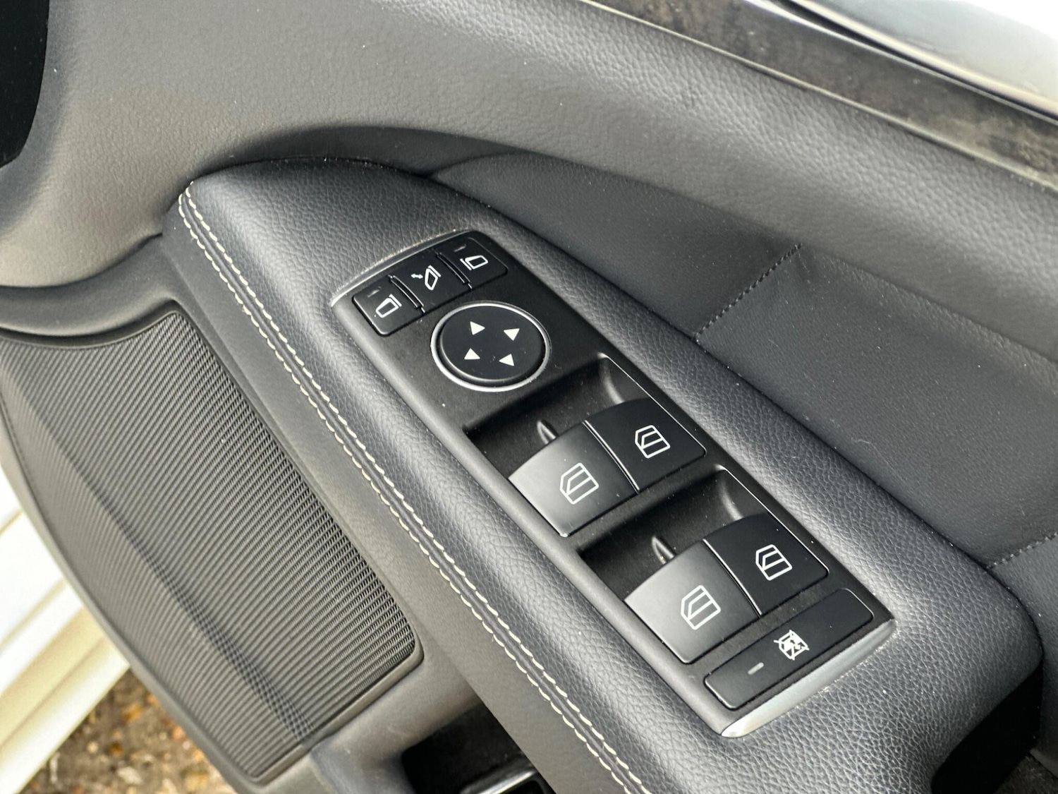 Used Mercedes-Benz CLS 2015 for sale - 76158829: Photo 40