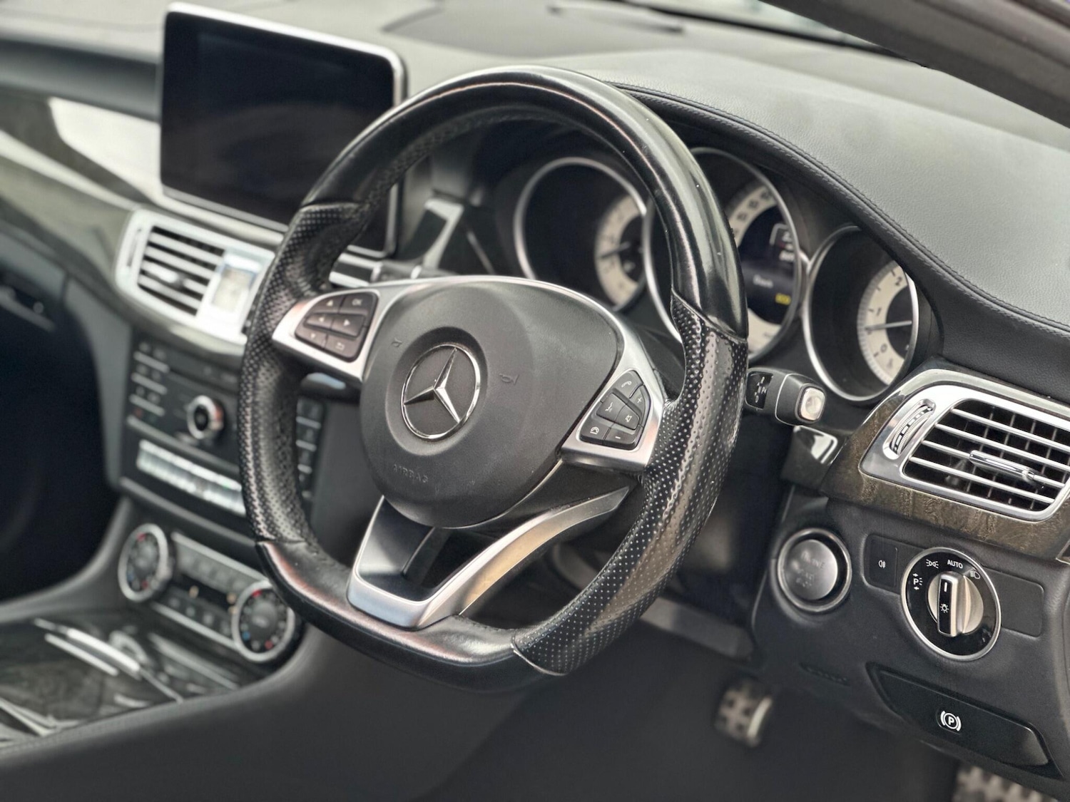 Used Mercedes-Benz CLS 2015 for sale - 76158829: Photo 41