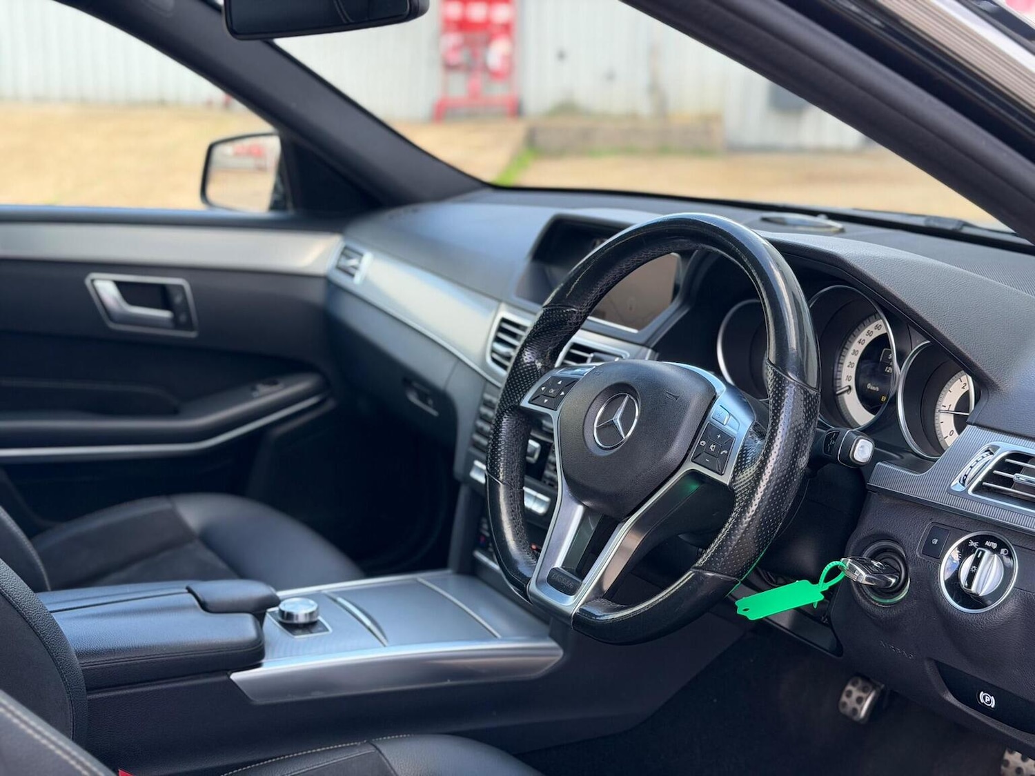 Used Mercedes-Benz E Class 2014 for sale - 77118534: Photo 33