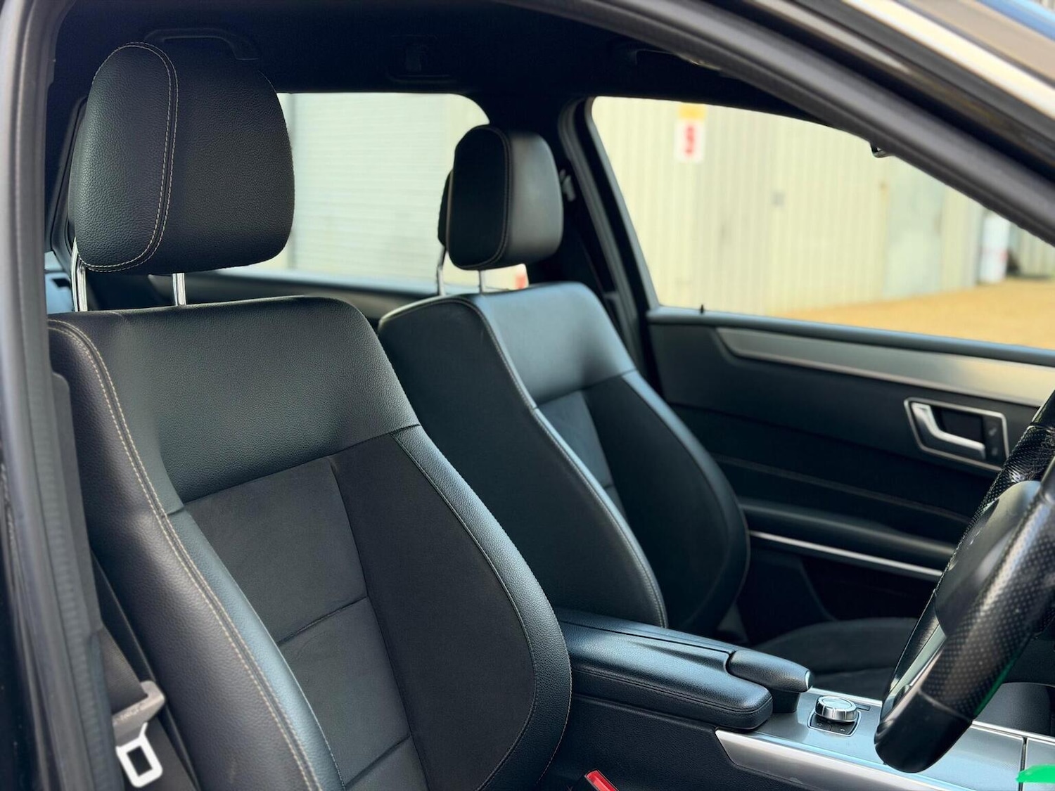 Used Mercedes-Benz E Class 2014 for sale - 77118534: Photo 35