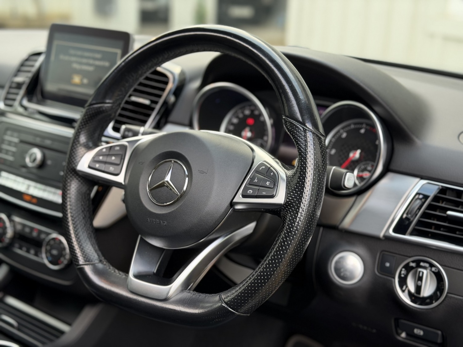 Used Mercedes-Benz GLE 2018 for sale - 76945420: Photo 4
