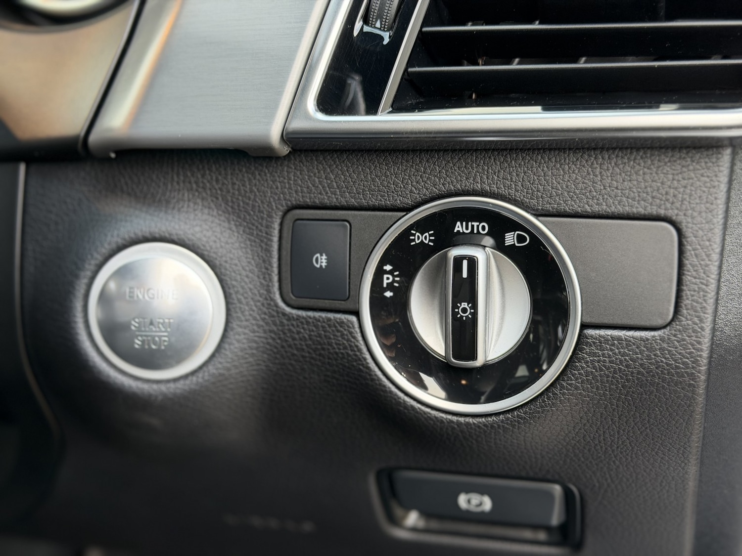 Used Mercedes-Benz GLE 2018 for sale - 76945420: Photo 40