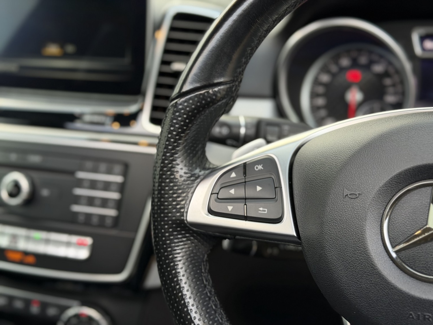 Used Mercedes-Benz GLE 2018 for sale - 76945420: Photo 41