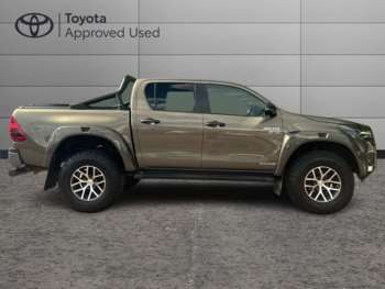 Used Toyota Hilux 2023 for sale - 74750606: Photo