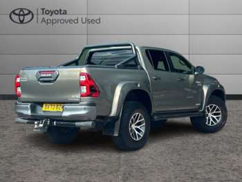 Used Toyota Hilux 2023 for sale - 74750606: Photo