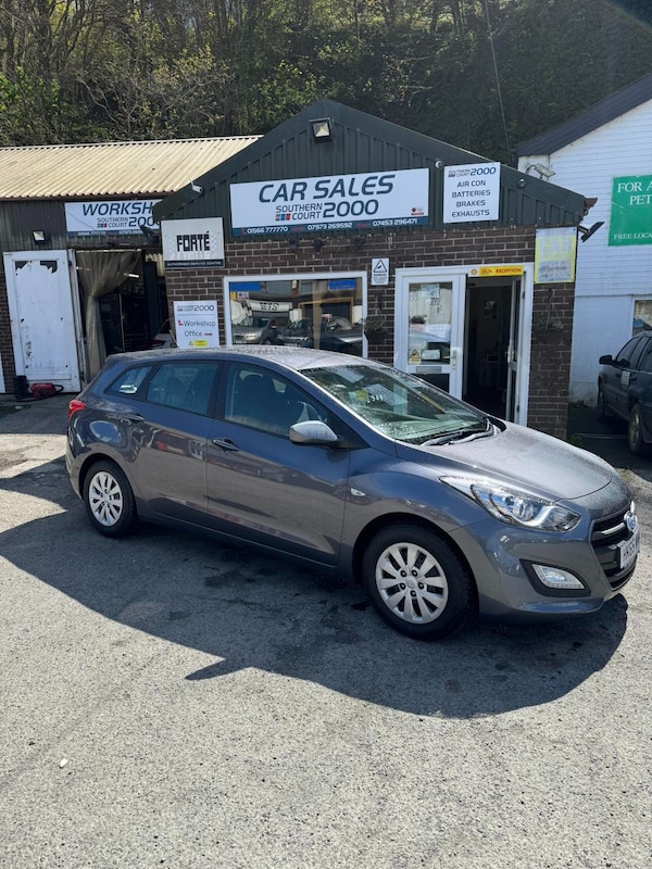 Used Hyundai i30 2015 for sale - 74446395: Photo 2