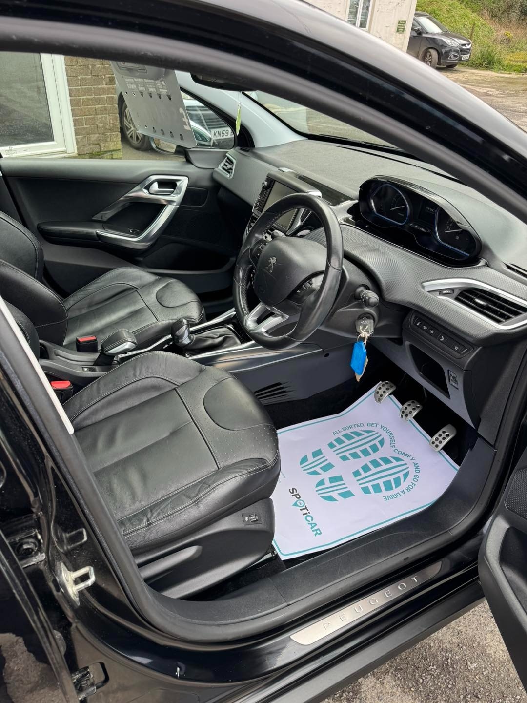 Used Peugeot 2008 2014 for sale - 77931663: Photo 7