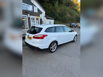 Used Ford Focus 2014 for sale - 76076158: Photo 3