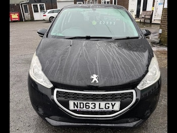 Used Peugeot 208 2014 for sale - 77640058: Photo