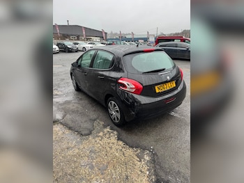 Used Peugeot 208 2014 for sale - 77640058: Photo