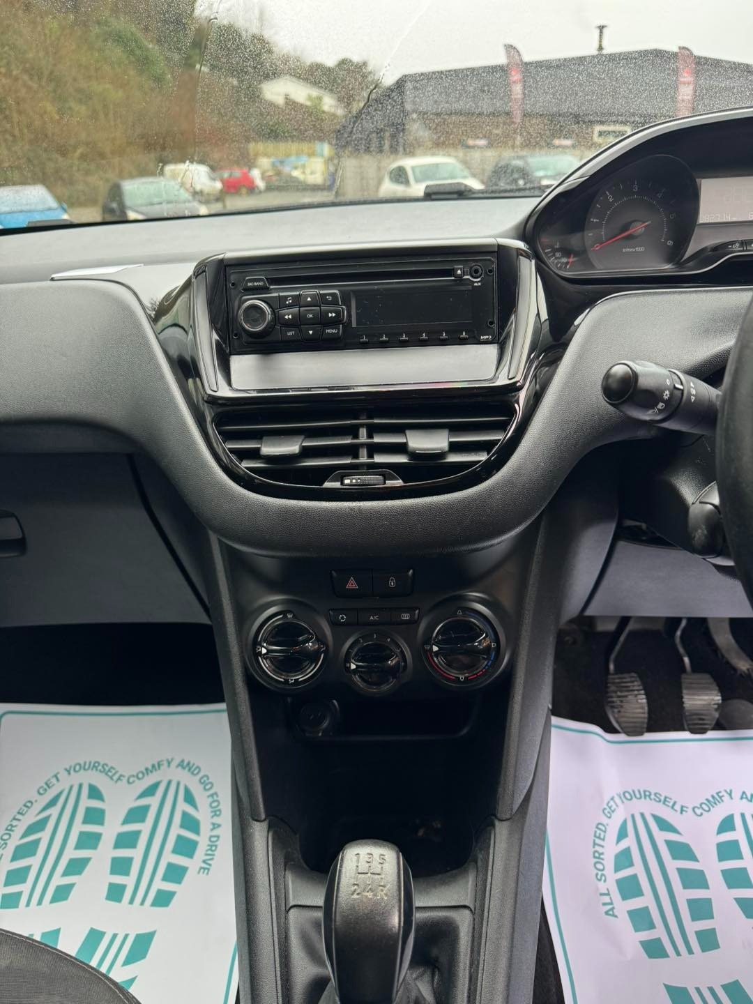 Used Peugeot 208 2014 for sale - 77640058: Photo 9