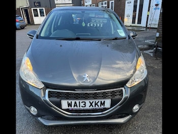 Used Peugeot 208 2013 for sale - 77352207: Photo