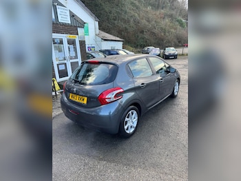 Used Peugeot 208 2013 for sale - 77352207: Photo