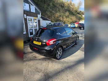 Used Peugeot 208 2015 for sale - 78107055: Photo