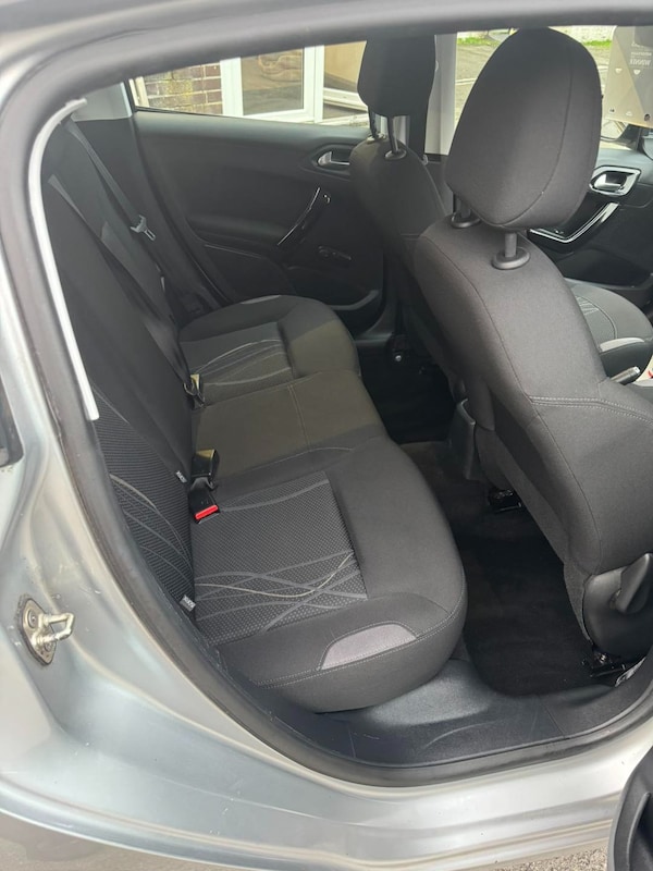 Used Peugeot 208 2013 for sale - 76219253: Photo 10