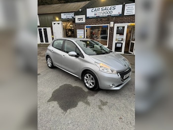 Used Peugeot 208 2013 for sale - 76219253: Photo 2
