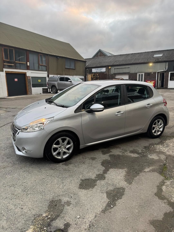 Used Peugeot 208 2013 for sale - 76219253: Photo 3