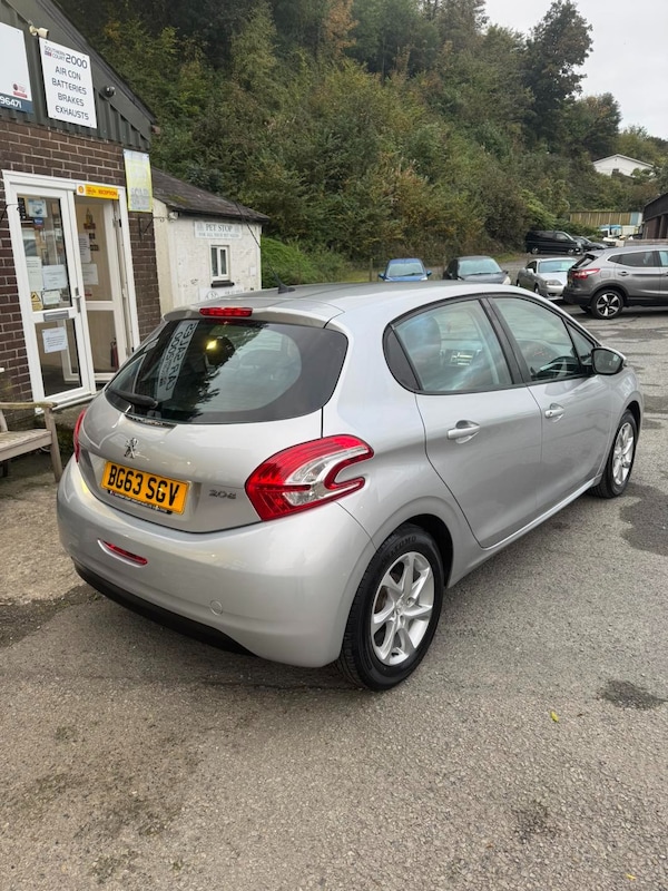 Used Peugeot 208 2013 for sale - 76219253: Photo 4
