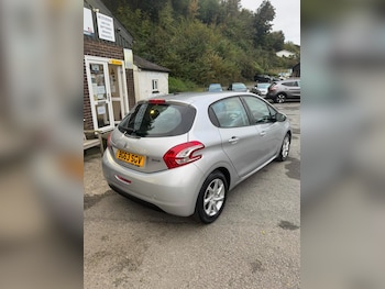 Used Peugeot 208 2013 for sale - 76219253: Photo 4