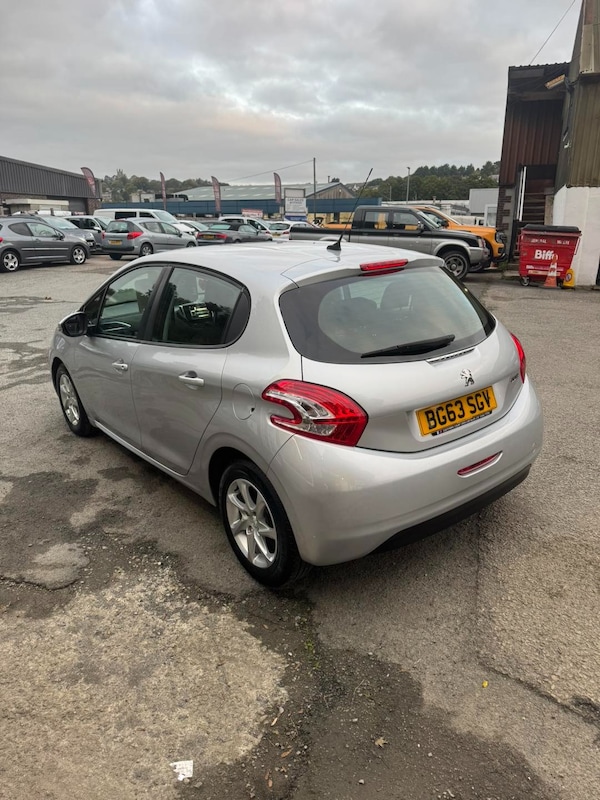 Used Peugeot 208 2013 for sale - 76219253: Photo 5