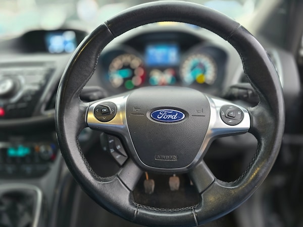 Used Ford Kuga 2015 for sale - 76265734: Photo 16
