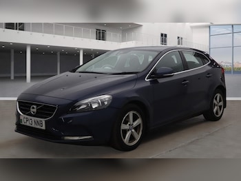 Used Volvo V40 2013 for sale - 75952436: Photo