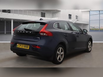 Used Volvo V40 2013 for sale - 75952436: Photo