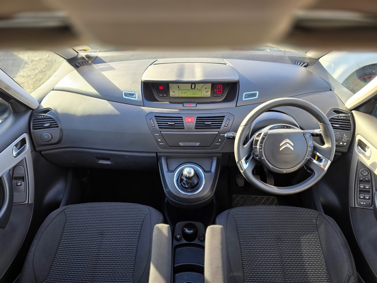 Used Citroen C4 Grand Picasso 2011 for sale - 76350672: Photo 16