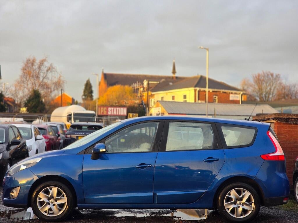 Used Renault Grand Scenic 2011 for sale - 77019836: Photo 10