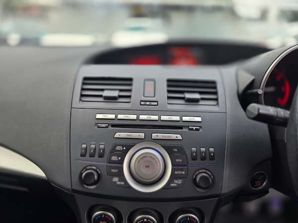 Used Mazda Mazda3 2011 for sale - 76322160: Photo 15