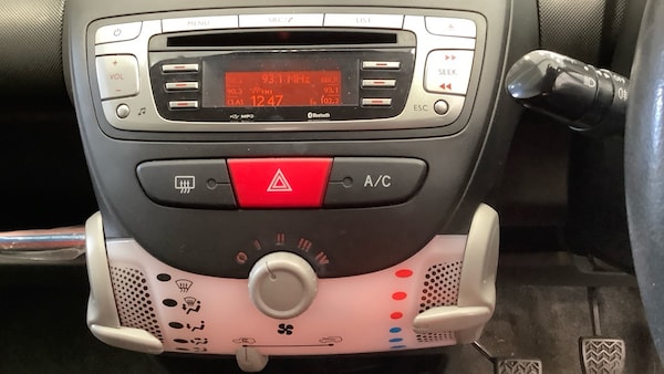 Used Toyota AYGO 2012 for sale - 76266171: Photo 10