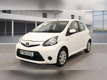Used Toyota AYGO 2012 for sale - 76266171: Photo 2