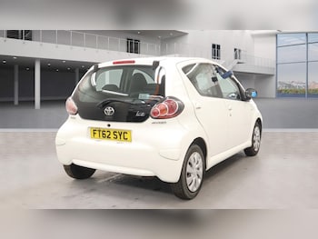 Used Toyota AYGO 2012 for sale - 76266171: Photo 4