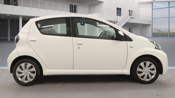 Used Toyota AYGO 2012 for sale - 76266171: Photo 5