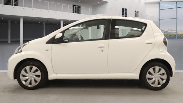 Used Toyota AYGO 2012 for sale - 76266171: Photo 6