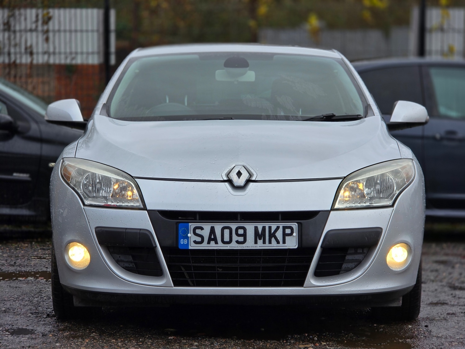 Used Renault Megane 2009 for sale - 76847244: Photo 2