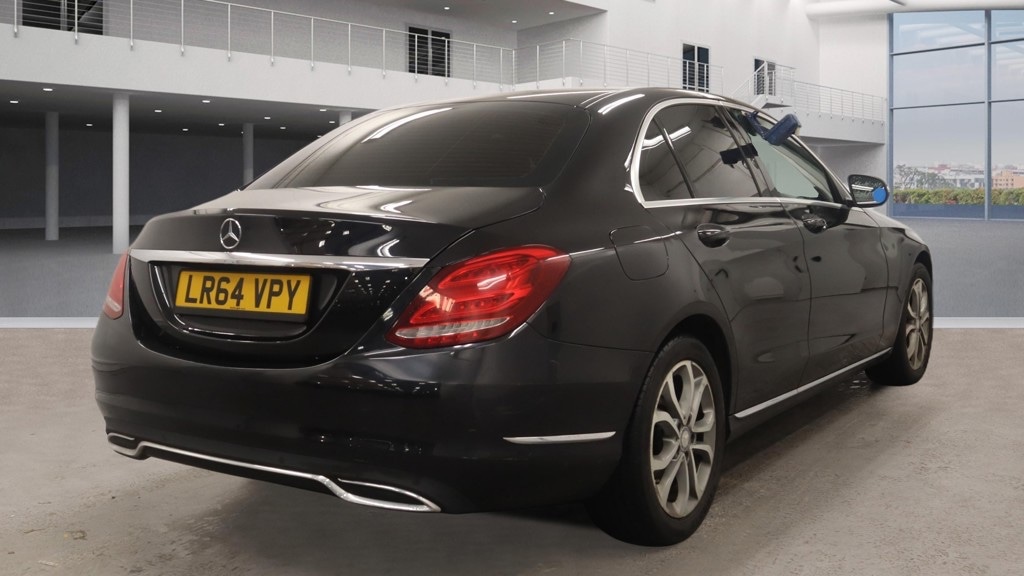 Used Mercedes-Benz C Class 2014 for sale - 77079240: Photo 4