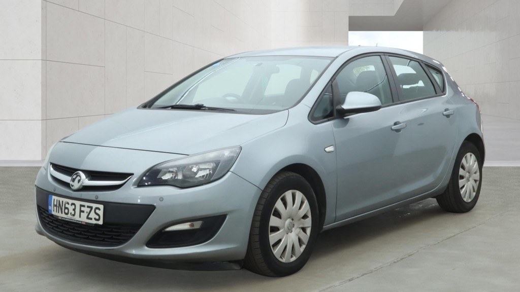 Used Vauxhall Astra 2013 for sale - 78219435: Photo 2
