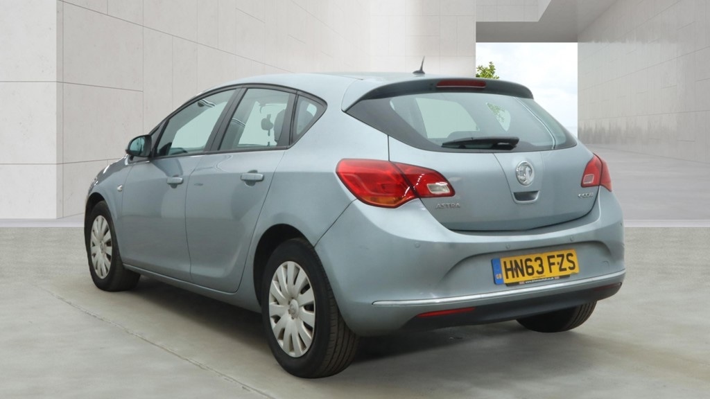 Used Vauxhall Astra 2013 for sale - 78219435: Photo 3