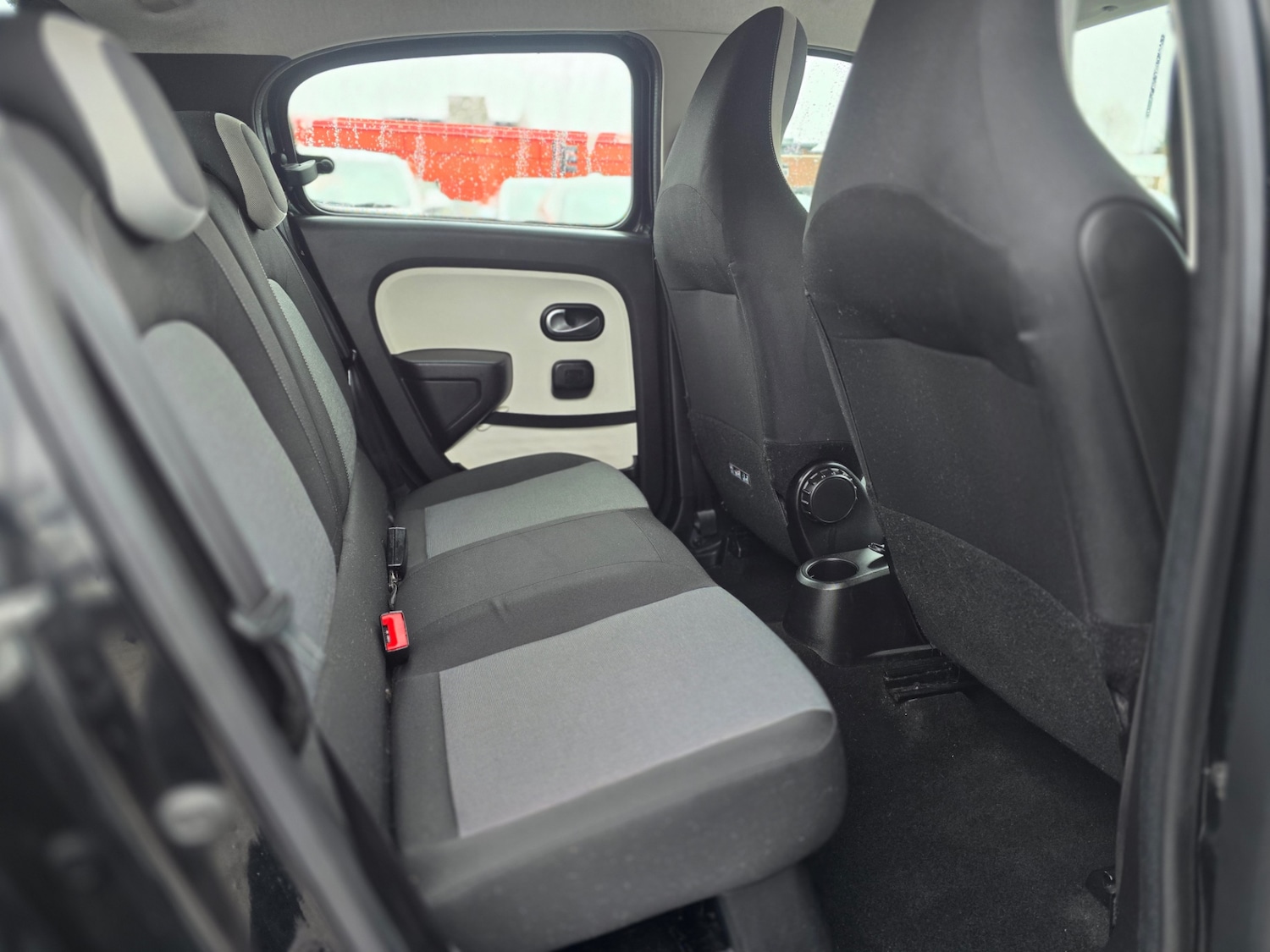 Used Renault Twingo 2015 for sale - 77379301: Photo 16