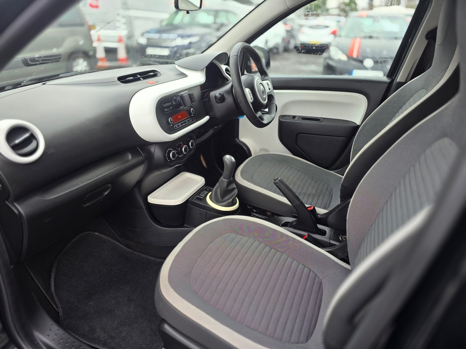 Used Renault Twingo 2015 for sale - 77379301: Photo 19