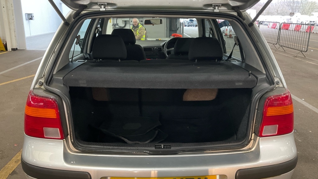 Used Volkswagen Golf 2003 for sale - 77796690: Photo 7