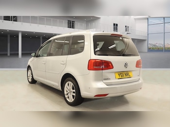 Used Volkswagen Touran 2011 for sale - 77435864: Photo