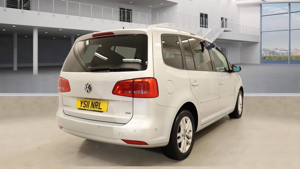 Used Volkswagen Touran 2011 for sale - 77435864: Photo 4