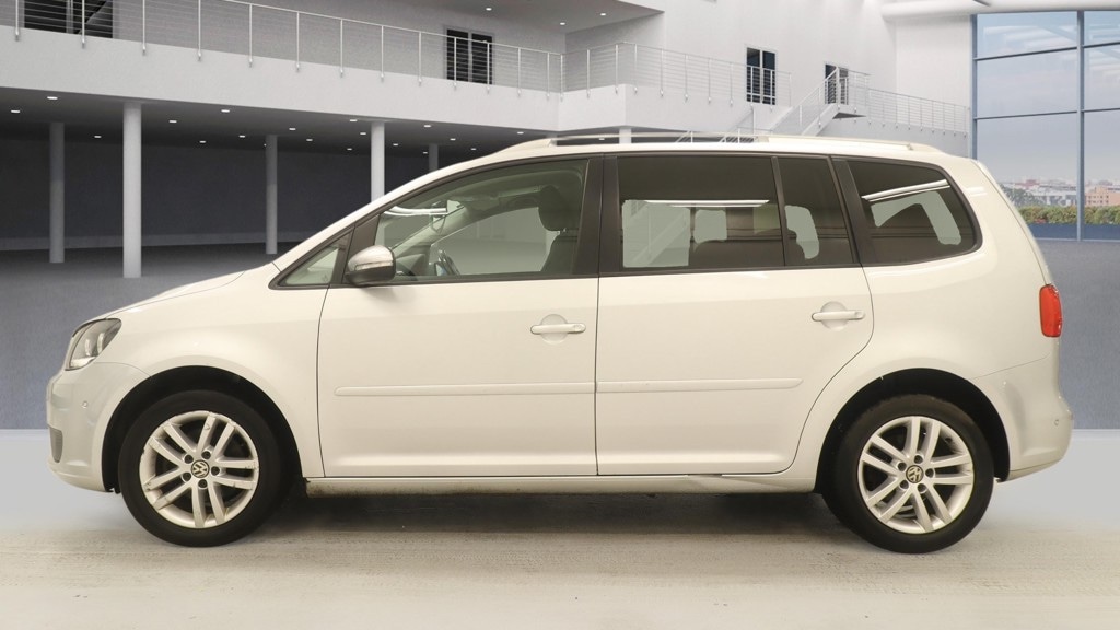 Used Volkswagen Touran 2011 for sale - 77435864: Photo 6