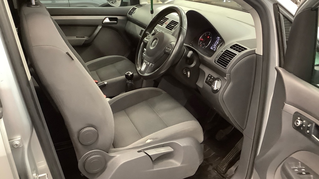 Used Volkswagen Touran 2011 for sale - 77435864: Photo 9