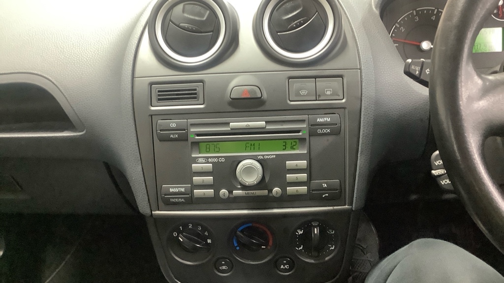 Used Ford Fiesta 2006 for sale - 76492330: Photo 11