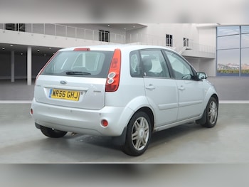 Used Ford Fiesta 2006 for sale - 76492330: Photo