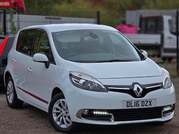 2016 (16) - 1.5 dCi Dynamique Nav 5dr